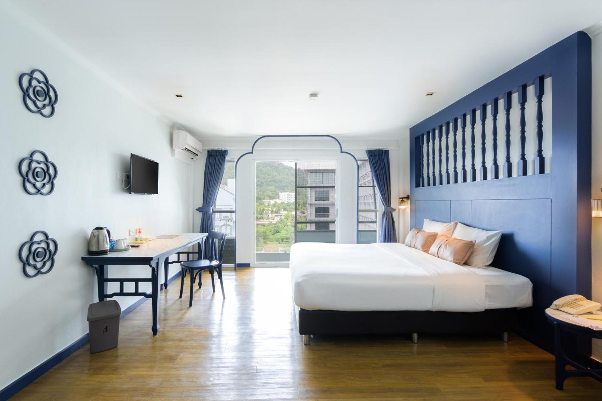 Bhukitta Boutique Hotel Phuket Town Exterior photo